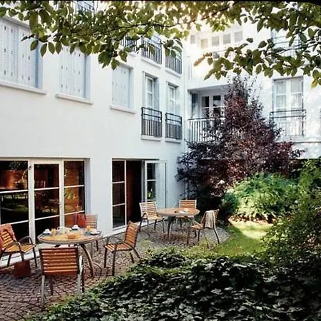 Adagio Montmartre Апарт-отель 4*
