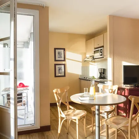 Adagio Montmartre Апарт-отель 4*