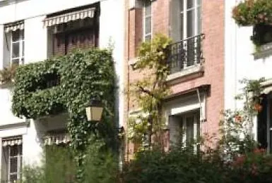 Adagio Montmartre 4*