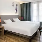 Adagio Montmartre 4*