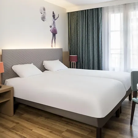 Adagio Montmartre 4*