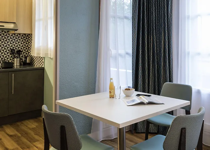 Adagio Montmartre Apartahotel 4*
