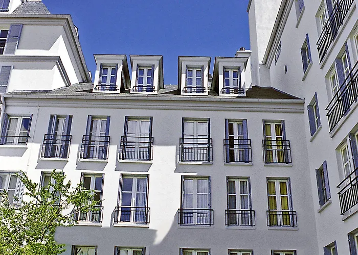 Adagio Montmartre Apartahotel 4*