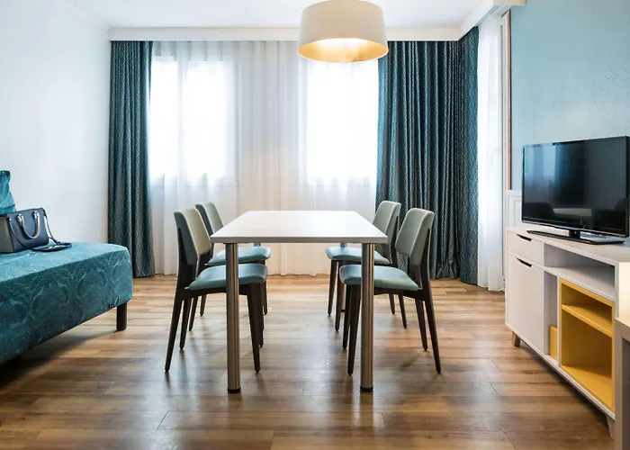 Adagio Montmartre 4* París