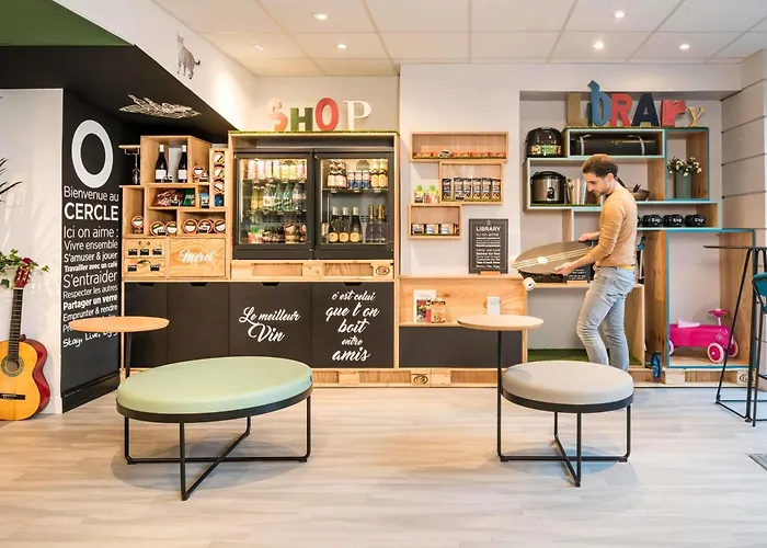 Adagio Montmartre 4*