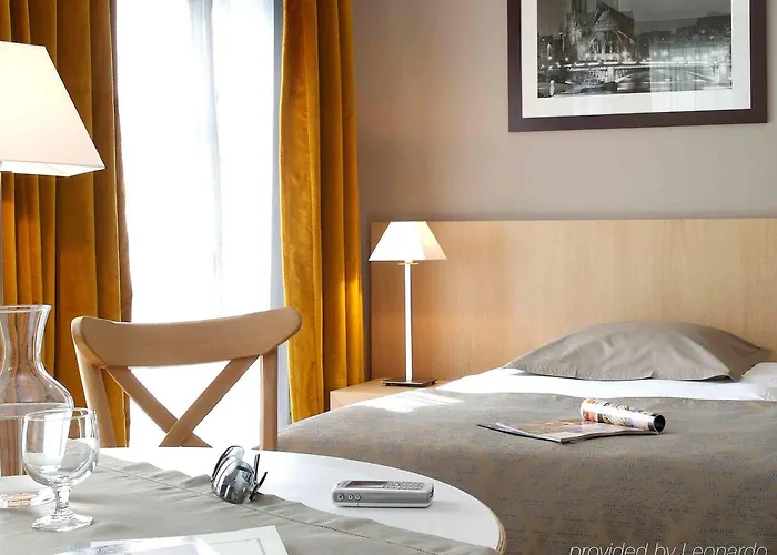 Adagio Montmartre Apartahotel 4*