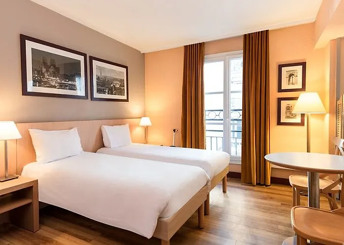 Adagio Montmartre Apartahotel 4*