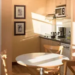 Adagio Montmartre 4*