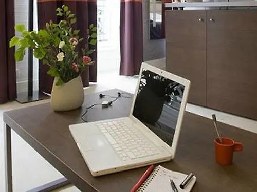 Hotel apartamentowy Adagio Montmartre Paryż